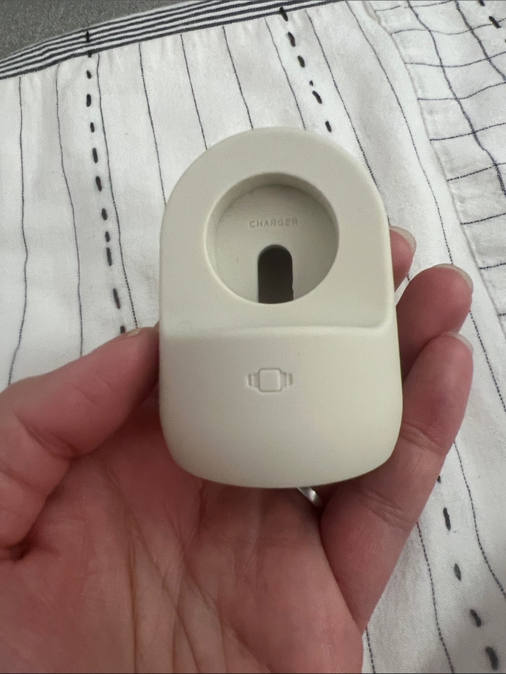 Minimalist Silicone Smart Watch Charging Stand Dock – Cream / Off-White